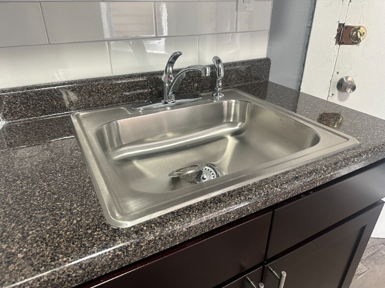 Building Photo - 129 3rd St