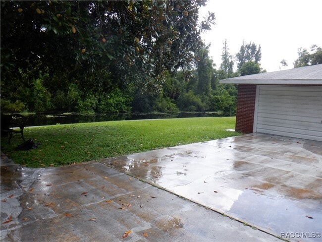 Building Photo - 35433 Crescent Dr