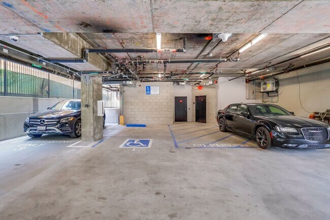 Building Photo - Brand New Loft in Prime Koreatown with DTLA Skyline Views Available! Must See! Call Today