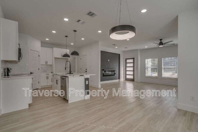 Building Photo - 3707 Penelope St