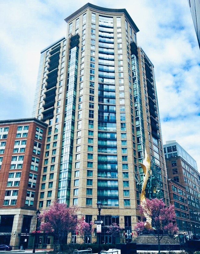 Building - 675 President St