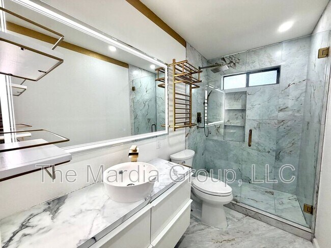 Building Photo - 923 Wayne Ave