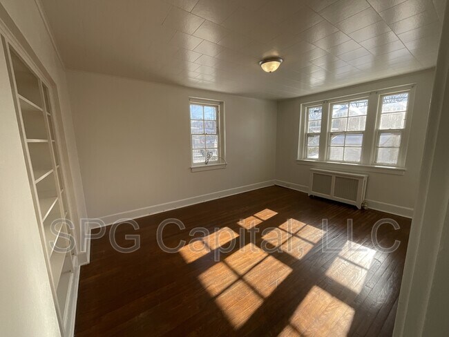 Building Photo - 2015 Market St