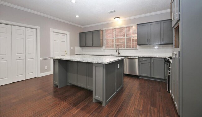 Building Photo - 14326 Cashel Wood Dr