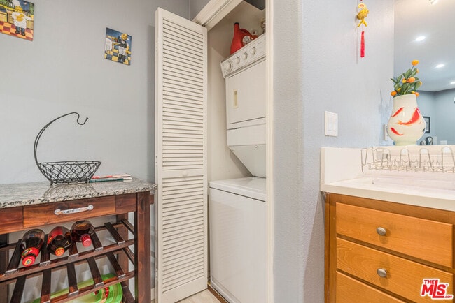 Building Photo - 12963 W Runway Rd