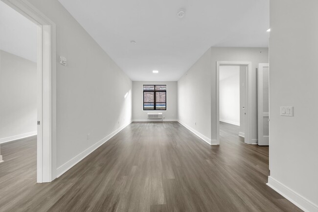 Building Photo - 121 34th St