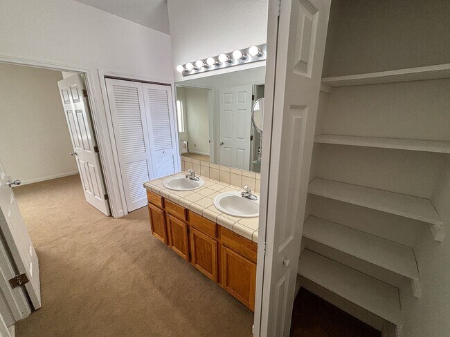 Building Photo - 749-749 Taraval St