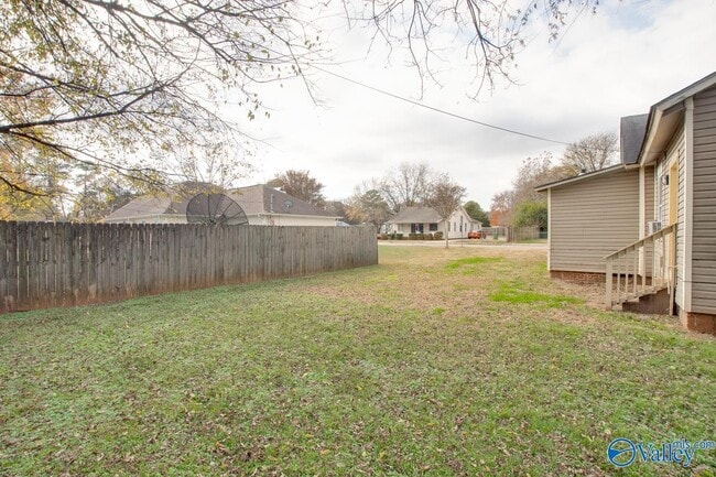 Building Photo - 3703 Fairview St SW