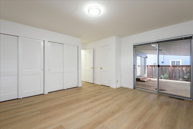 Building Photo - 726 14th Avenue-