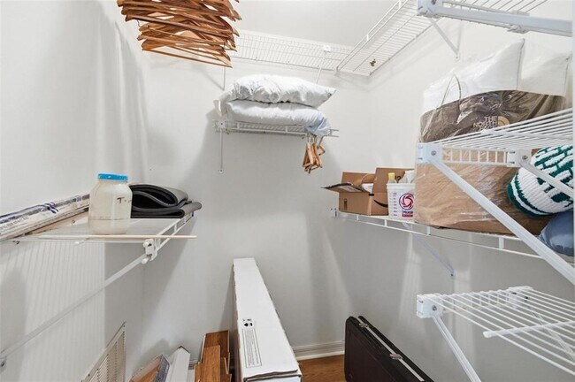 Building Photo - 24 Chippeway Ct