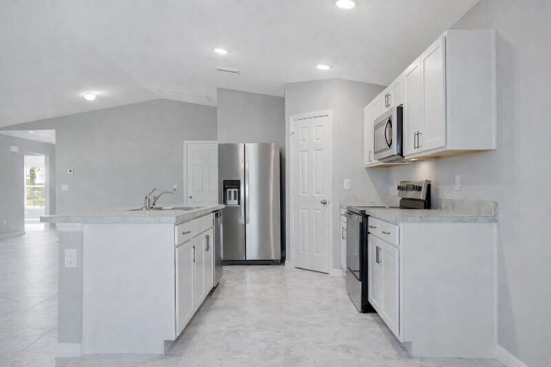 Building Photo - 2925 NE 4th Pl