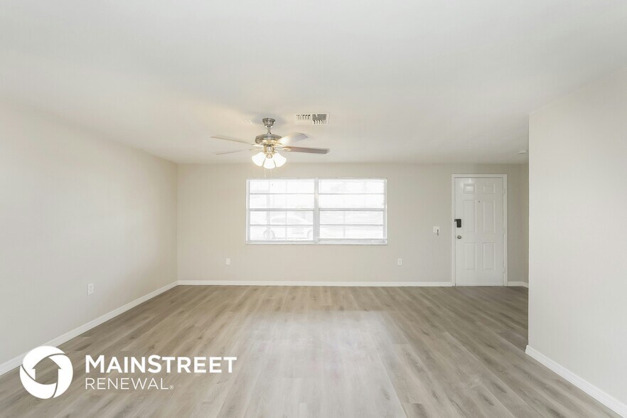 Building Photo - 6022 Halifax Dr