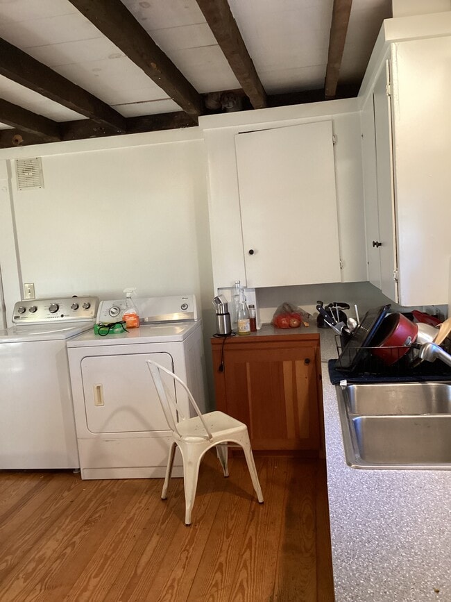 Building Photo - 48 Front St