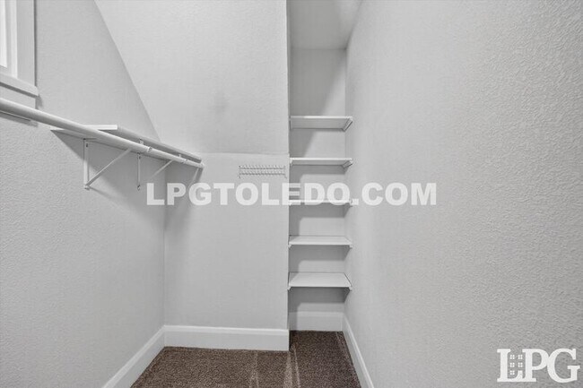 Building Photo - 2428 Bucklew Dr