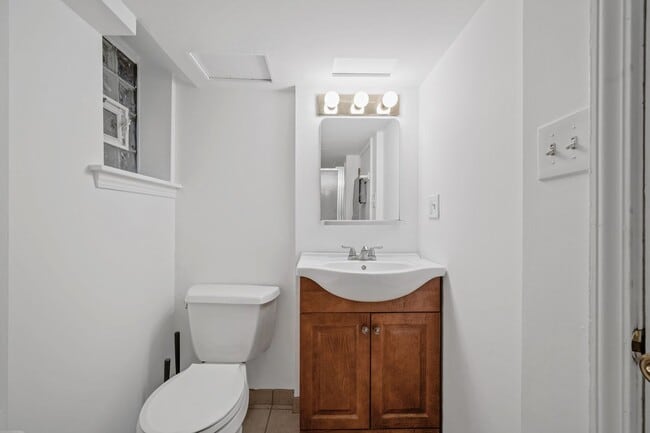 Building Photo - Furnished Rental in Shadyside