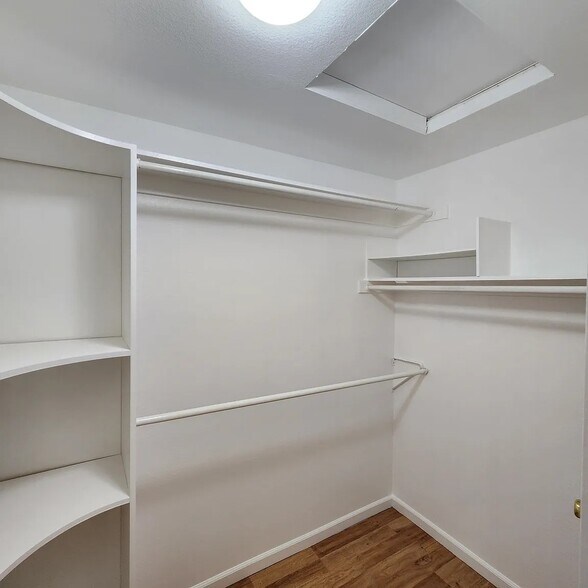 Building Photo - 9919 Tarzo Way
