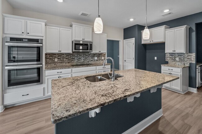 Building Photo - Spacious 5-Bedroom Home in The Palms at New Hampstead with Office & Screened Porch