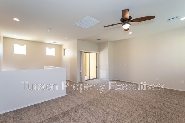 Building Photo - 2442 E Emerald Moon Dr