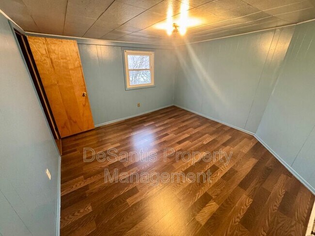 Building Photo - 474 Spang Ave