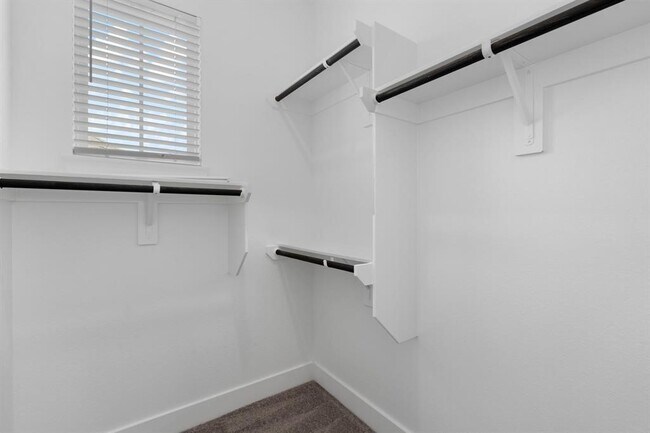 Building Photo - 1326 Shaded Rock Dr