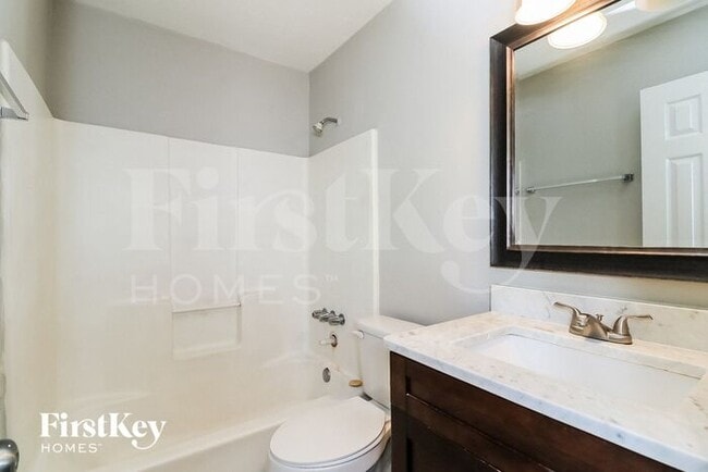 Building Photo - 10635 Plantation Bridge Dr