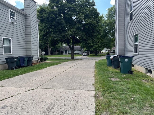 Building Photo - 436 Spartan Ave