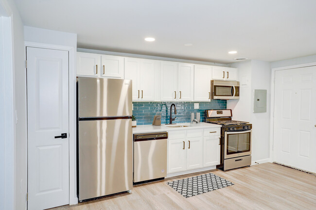 Kitchen - Franklin Square Apartments