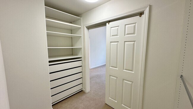 Building Photo - Spacious 4-Story Townhouse with Panoramic ...