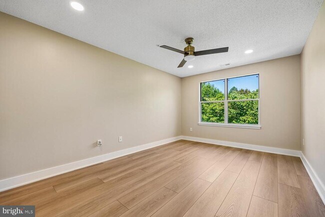 Building Photo - 12904 Churchill Ridge Cir