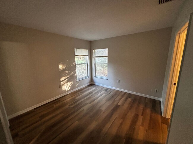 Building Photo - 3/2 Home Marion Oaks