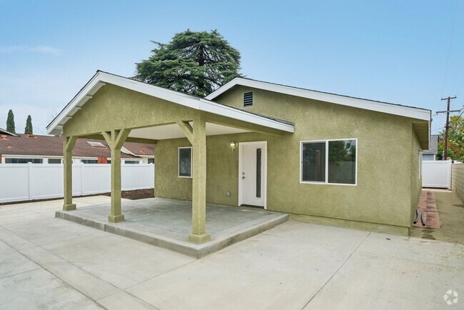Building Photo - 4664 Sierra St