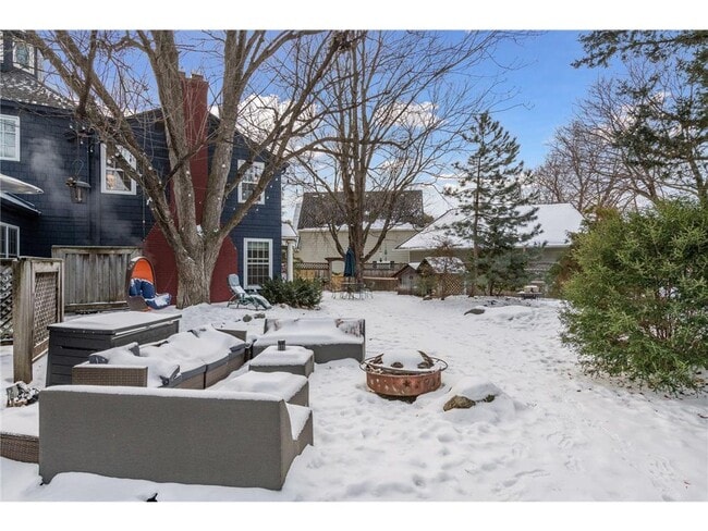 Building Photo - 3 Edina Ct