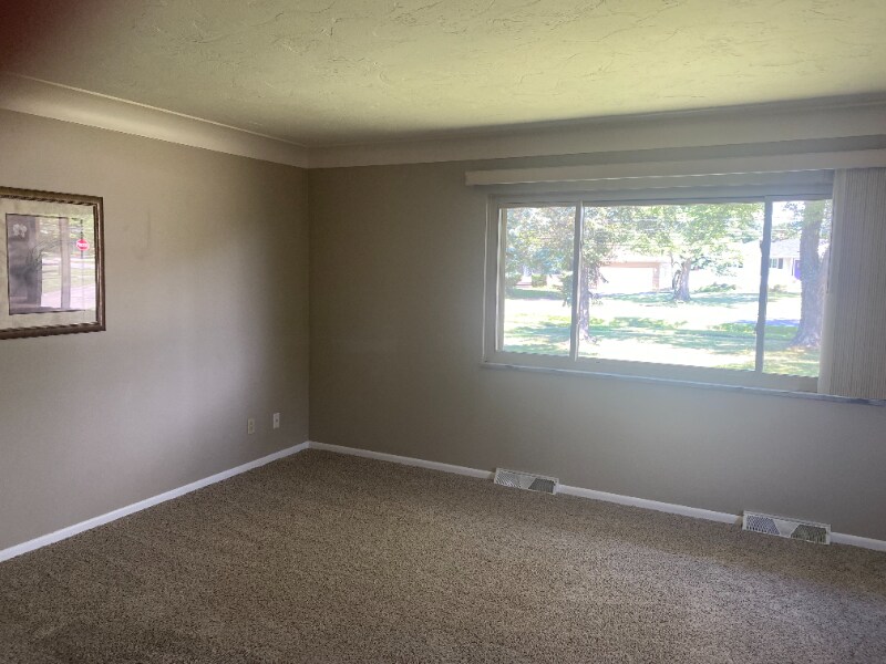 Building Photo - 13857 Whitney Rd