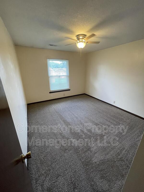 Building Photo - 618 Birch St