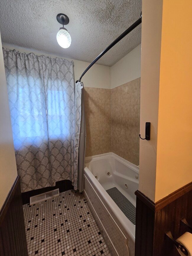 Building Photo - 25435 W Comfort Dr