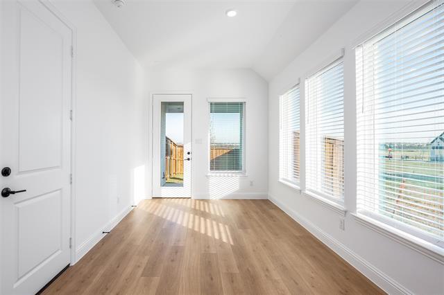 Building Photo - 1013 Rainshower Wy