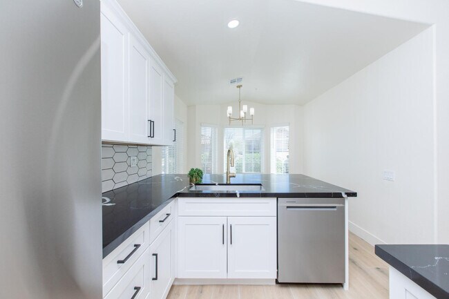 Building Photo - 23554 N 73rd Pl