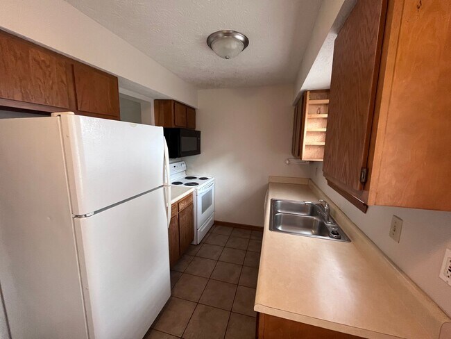 Building Photo - Sycamore Lane Apartments I