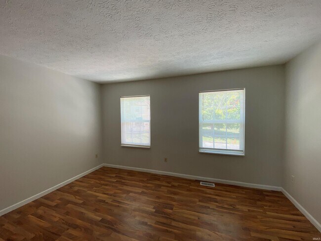 Building Photo - 2412 Brittany Ln