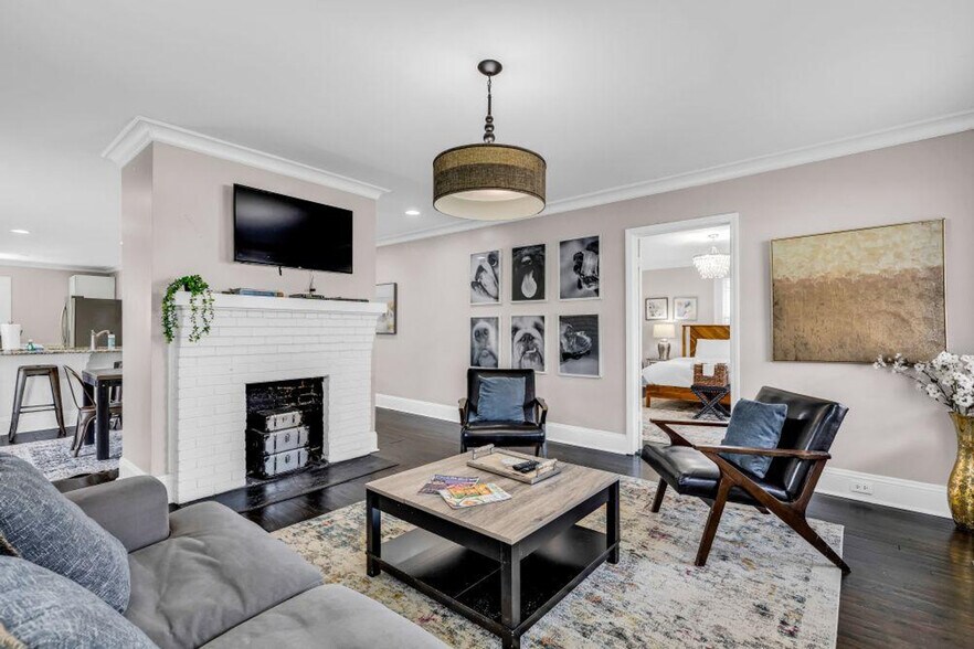 Primary Photo - 822 Parkwood Ave