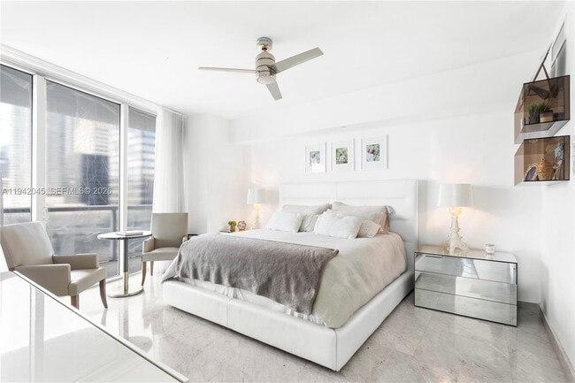 Building Photo - 495 Brickell Ave