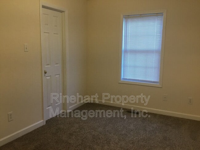 Building Photo - 1444 Edgewood Dr