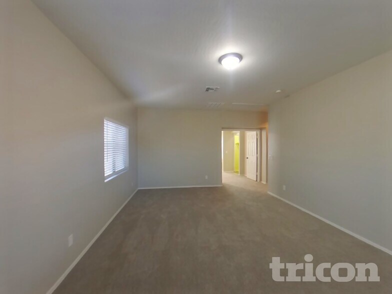 Building Photo - 44103 W Neely Dr