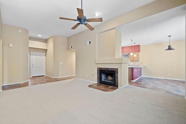 Building Photo - 730 N Northern Vista Pl