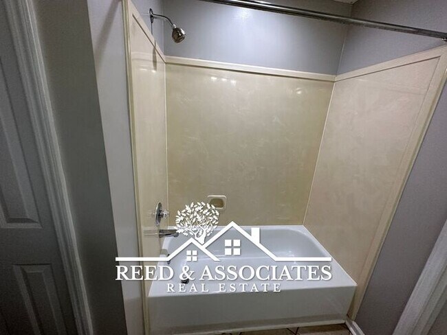 Building Photo - Cordova Home Located off of Houston Levee!