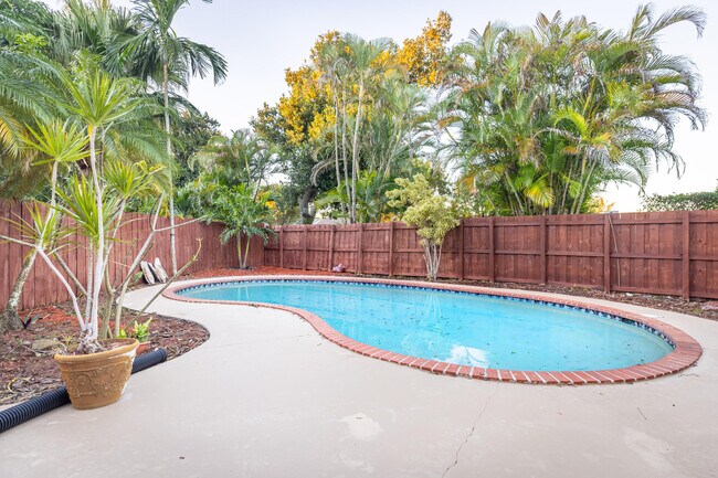 Building Photo - 7860 Stanway Pl