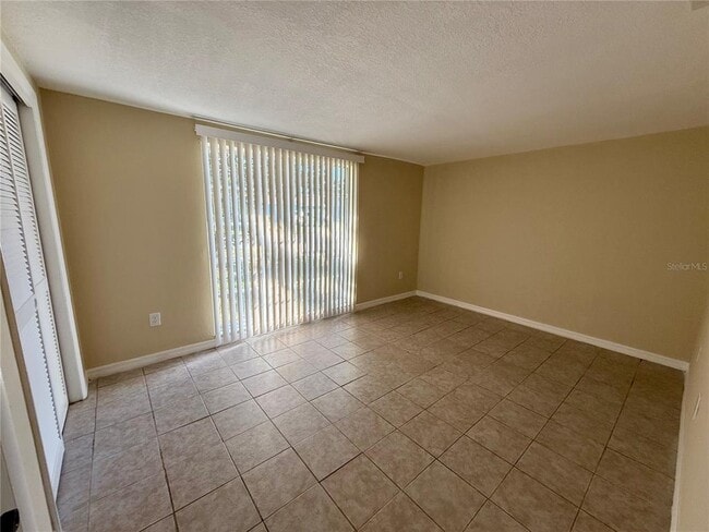 Building Photo - 3931 Claremont Dr