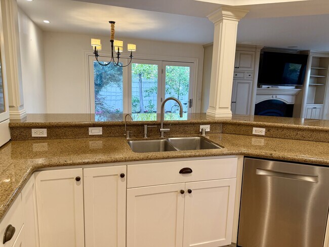 Building Photo - 16979 Roberts Rd