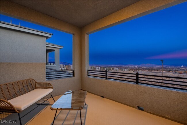 Building Photo - 1592 Pacific Baza St