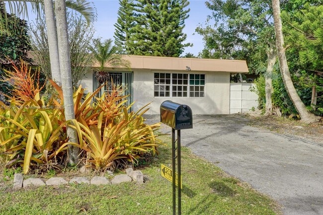 Building Photo - 5551 SW 57th St